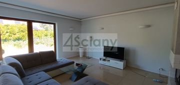 Wolnostojący, 6 pokoi nad wodą, fotowoltaika