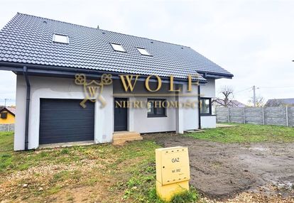 Dom wolnostojący w spokojnej okolicy świerklaniec