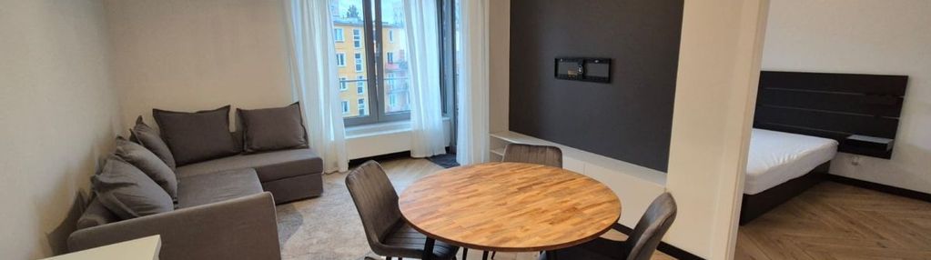 Plac unii - 2 pokoje długoterminowo