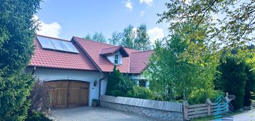 Rodzinny dom z klimatem|duża działka, domki i staw