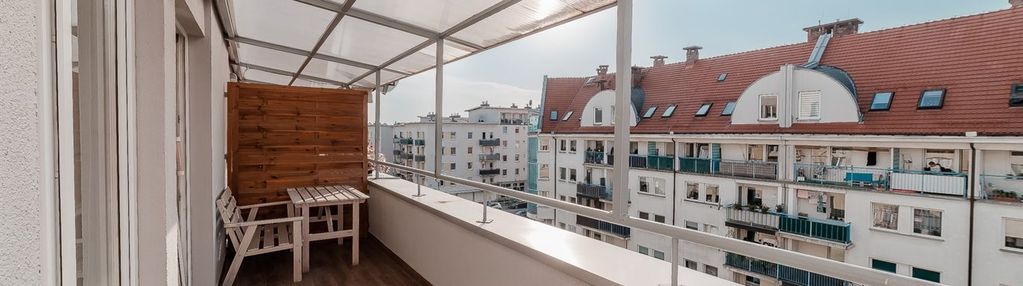 Dwupoziomowe mieszkanie z dużym tarasem i garażem