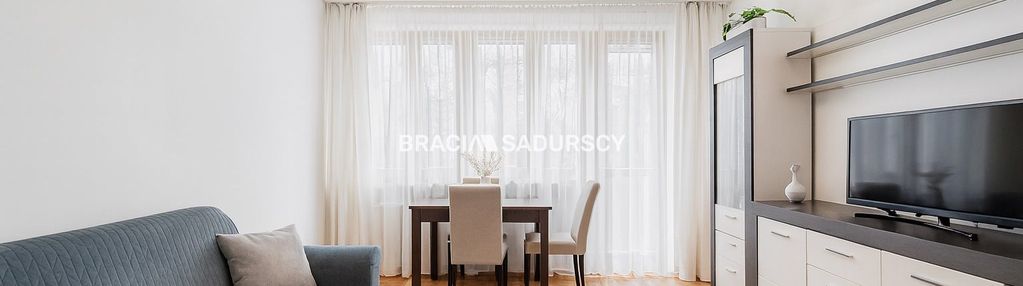 2 pokoje + osobna kuchnia z balkonem