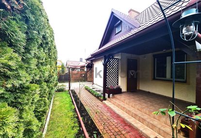 Nowy dębiec rodzinny dom, blisko jeziora