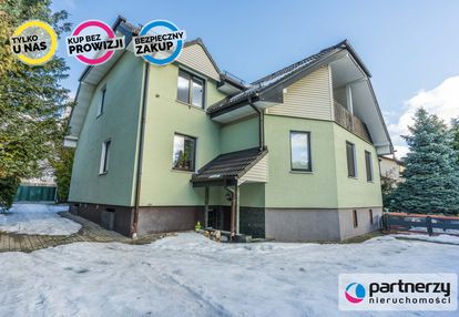 Duży dom z garażem dustanowiskowym