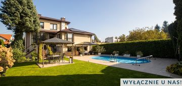 Zacisze - willa z basenem i ogrodem