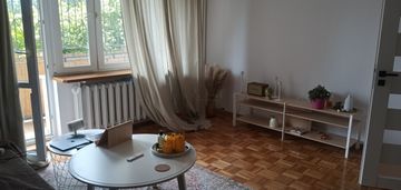 Miejsce postojowe na ternie osiedla, teren ogrodzo