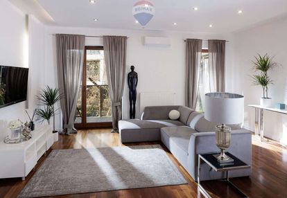 Luksusowe mieszkanie z widokiem na starodrzew