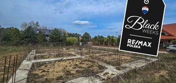 Leonów: dom w budowie na działce 1304 m² media!