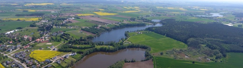 Działki nad jeziorem.