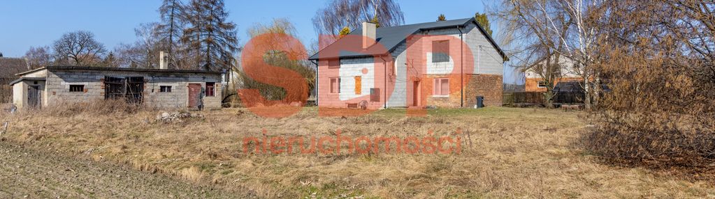 Urokliwy dom z widokiem na las
