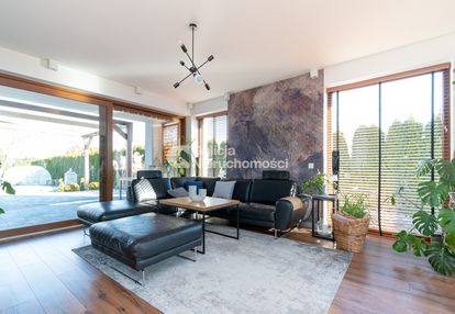 Dom parterowy z garażem i dużą działką 13 arów.