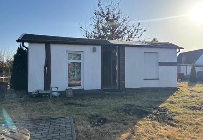 Działka rod 350 m² z domkiem i łazienką