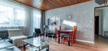 Dom podzielony na dwa mieszkania, z warsztatem.