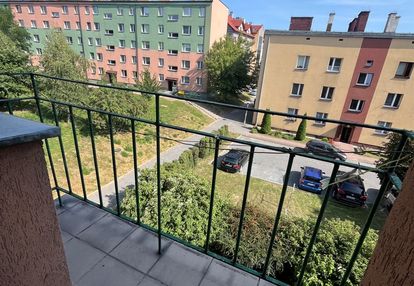 2 pokoje na 2 piętrze z balkonem