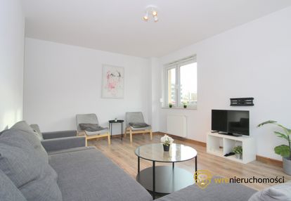 2 pokoje/osobna kuchnia/duży balkon