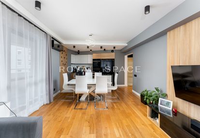 Przestronny apartament z garderobą i balkonem!