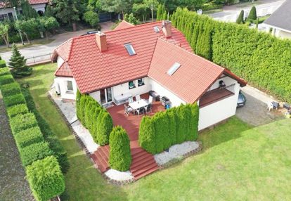Dom wolnostojący 196,7 m² duża działka 2 garaże