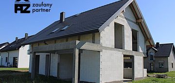 Dom stan surowy otwarty działka 8 arów