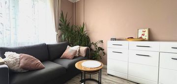 42,3 m² | 10. piętro | widok na warszawę
