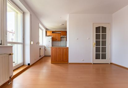 2 pokoje w rumi z tarasem i balkonem