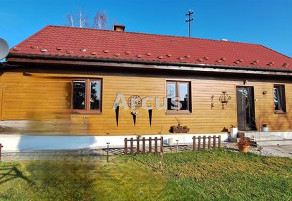 Domek na przedmieściach z działką