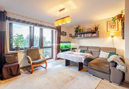 Cisza i zieleń. ulica gryczana, tonie.