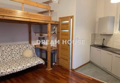 M-2 z wykuszem i antresolą w dzielnicy muzycznej!