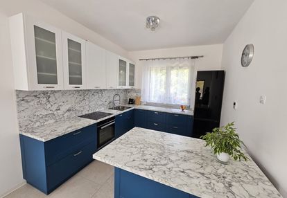 Nieduży nowy dom - walim, glinno