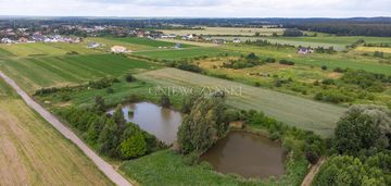 Rekreacyjna działka z dwoma stawami