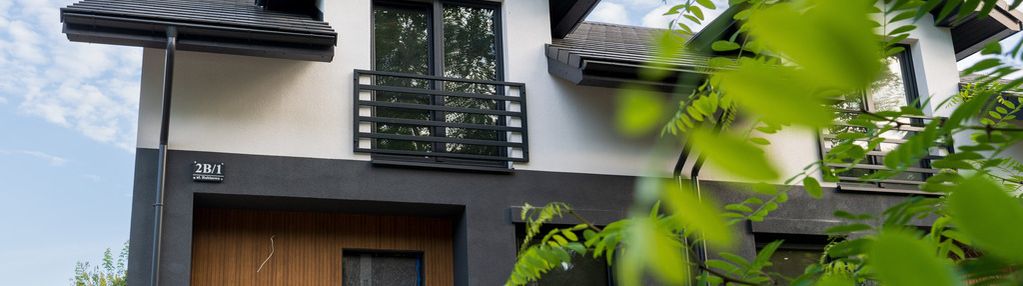 Dom w zabudowie bliźniaczej - naterki