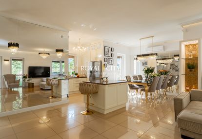 Luksusowy dom z ogrodem na ursynowie.