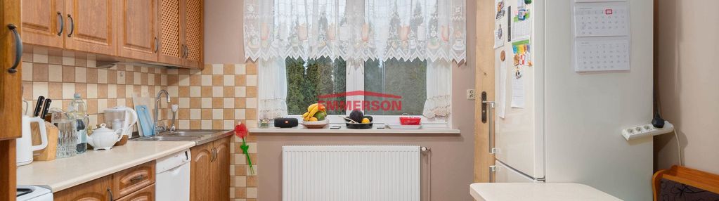 Wolnostojący, blisko brzeska, światłowód