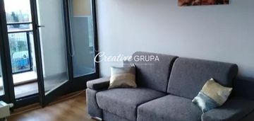 Zadbane 2-pokojowe mieszkanie z garażem na woli.