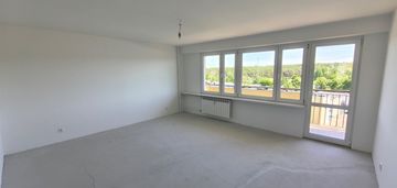 60,70m2, 3 pokoje po remoncie, loggia południe !