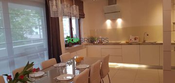 Eleganckie trzy pokoje z tarasem, garaż