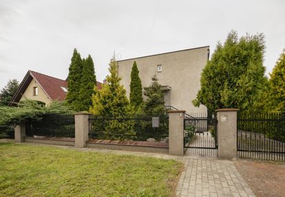 Dwa domy na działce w dobrej lokalizacji redy