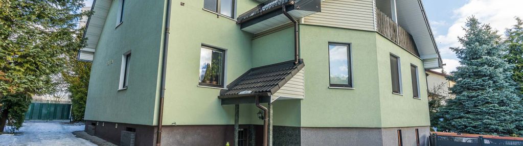 Duży dom z garażem dustanowiskowym