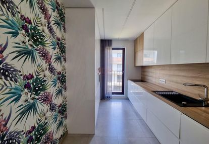 Piękny 2-pokojowy apartament|osobna kuchnia|balkon|garaż