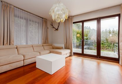 Dom w zabudowie bliźniaczej z garażem