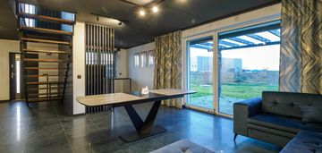 Dom z widokiem na jezioro, garaż, spokojna okolica