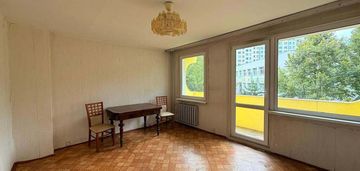 I piętro z dużym balkonem ul. basztowa.