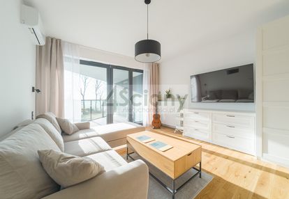 Mieszkanie z widokiem na wschód słońca nad zalewem