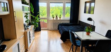 Północ, 2 pokoje, duży balkon!