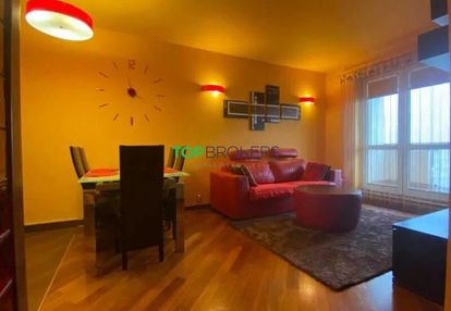 Trzy przestronne pokoje z pięknym widokiem, garaż