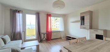 Rozkładowe mieszkanie z balkonem.