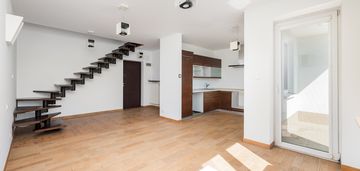 Dwupoziomowe, przestronne, w świetnej lokalizacji