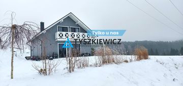 Nowy dom blisko jeziora, pompa ciepła