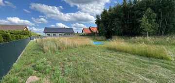 Działka budowlana 800 m² – gowino