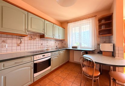 2 pokoje z garażem i balkonem przy metrze