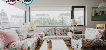 Dwupoziomowy apartament z ogrodem blisko plaży
